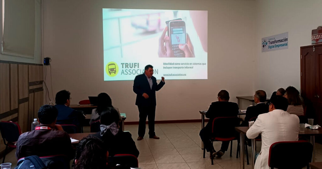 Leonardo Gutierrez presenting to the delegates