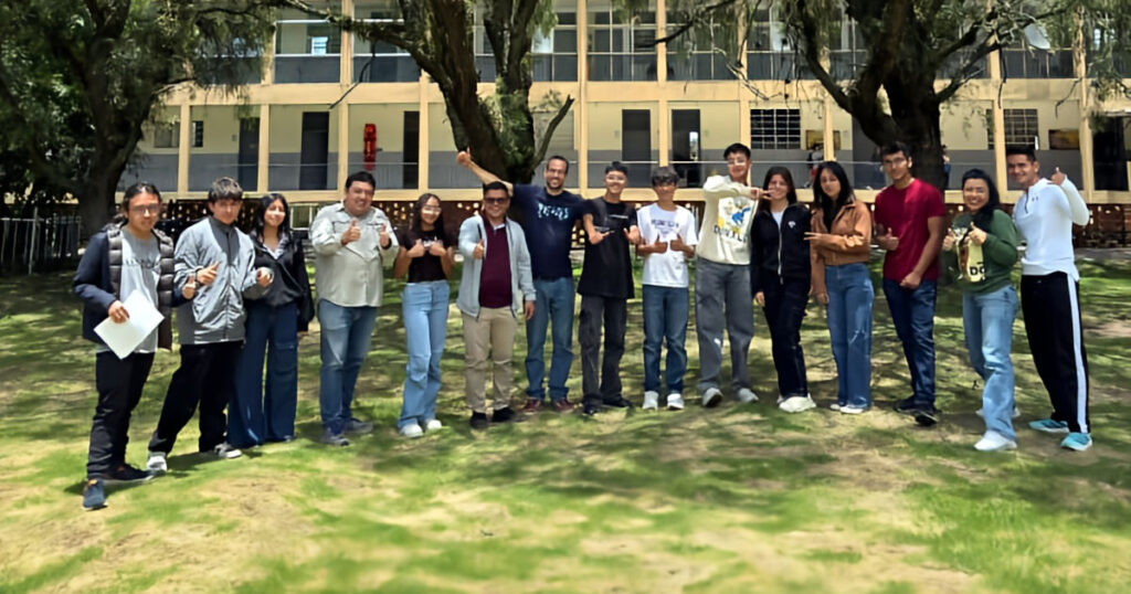 The mapping team from Colegio Salesiano with Trufi Association president Christoph Hanser (center)